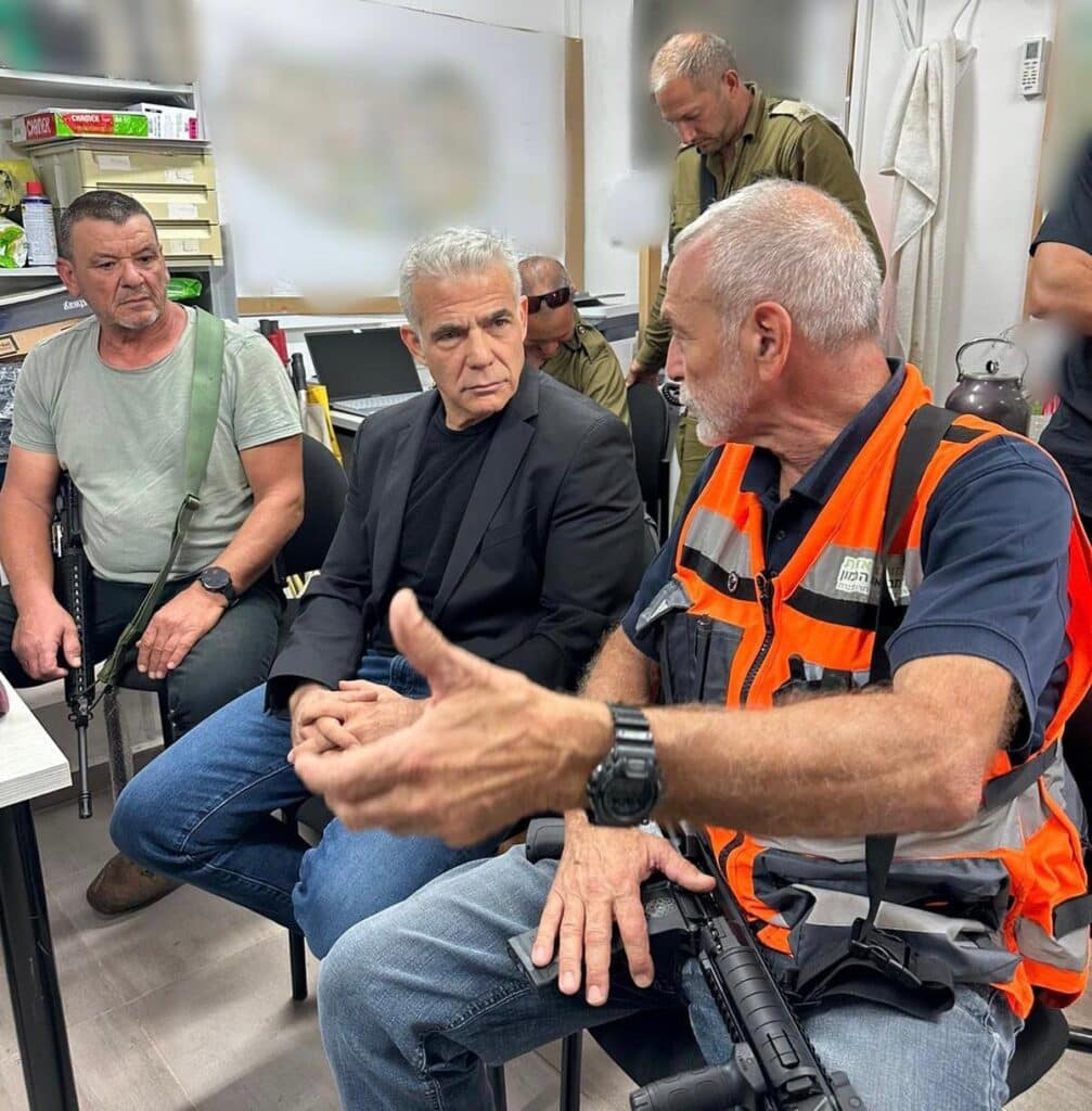 יאיר לפיד בגבול הצפון: "כולם מבינים שזה אירוע של צפון ודרום"