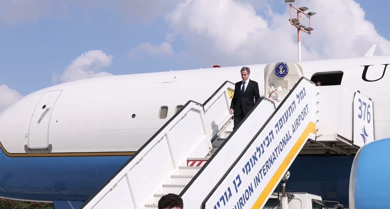 עמדה חד משמעית: שר החוץ האמריקאי נחת בישראל
