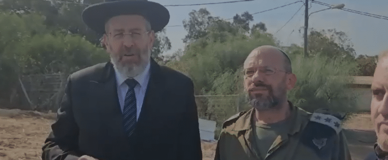 הרב הראשי בהנחיה ברורה: להמשיך לזהות חללים גם בשבת