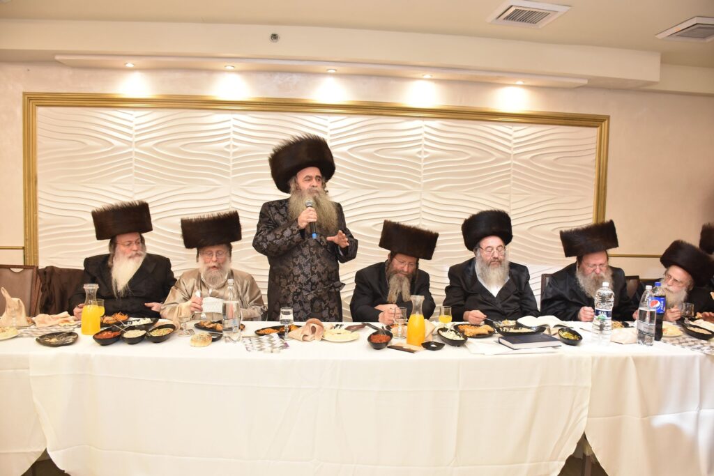 סעודת ההילולא ומעמד הדינר בכולל "פנים מאירות"