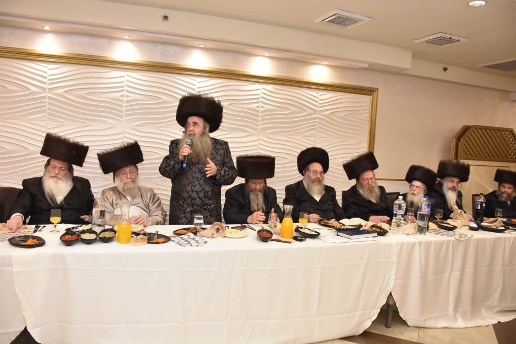 סעודת ההילולא ומעמד הדינר בכולל "פנים מאירות"