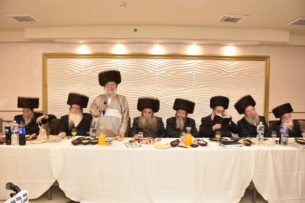 סעודת ההילולא ומעמד הדינר בכולל "פנים מאירות"