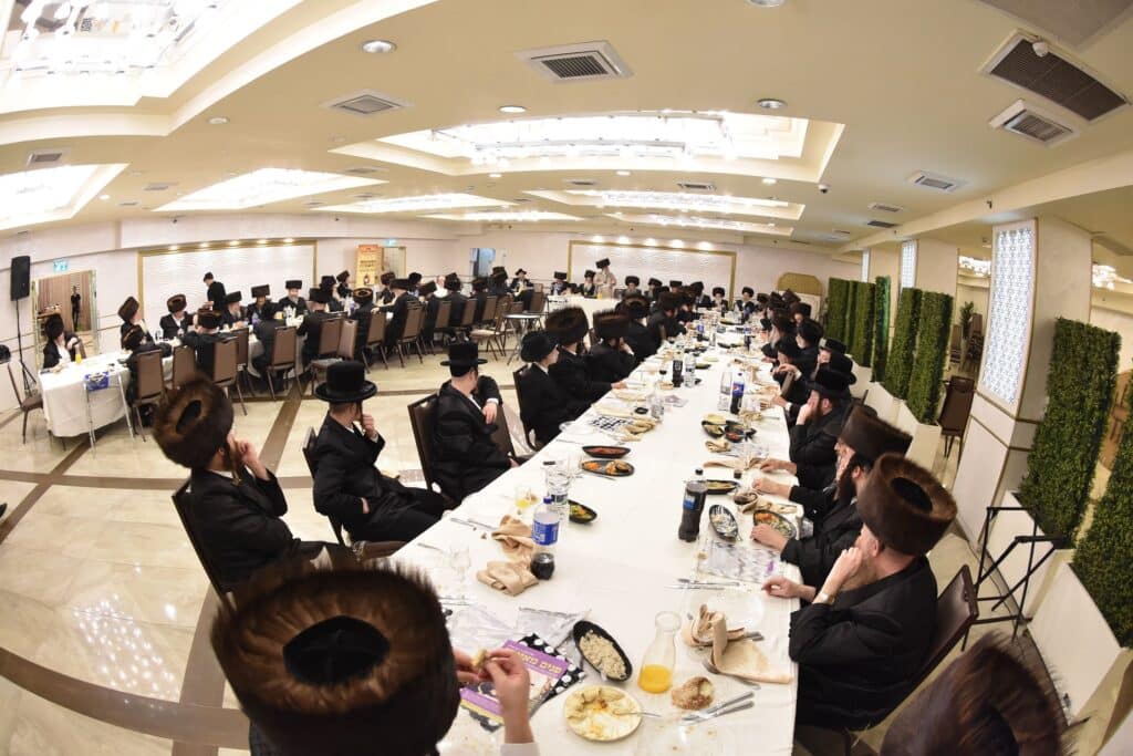 סעודת ההילולא ומעמד הדינר בכולל "פנים מאירות"