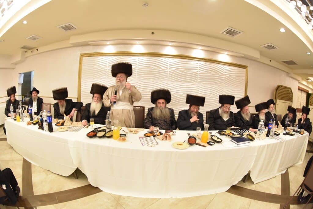 סעודת ההילולא ומעמד הדינר בכולל "פנים מאירות"