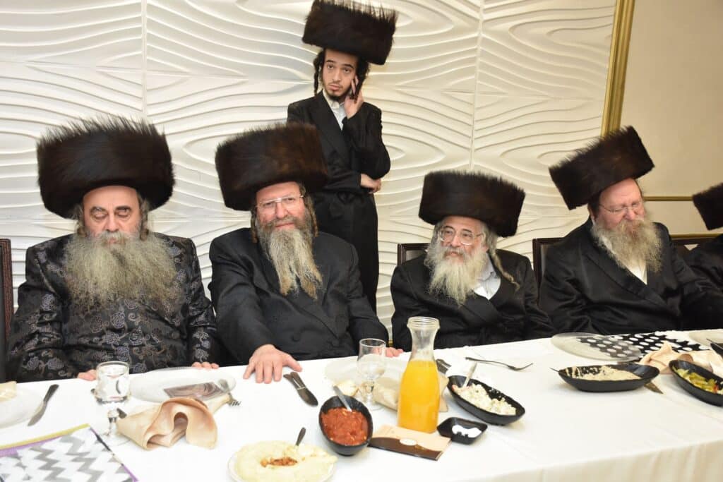 סעודת ההילולא ומעמד הדינר בכולל "פנים מאירות"