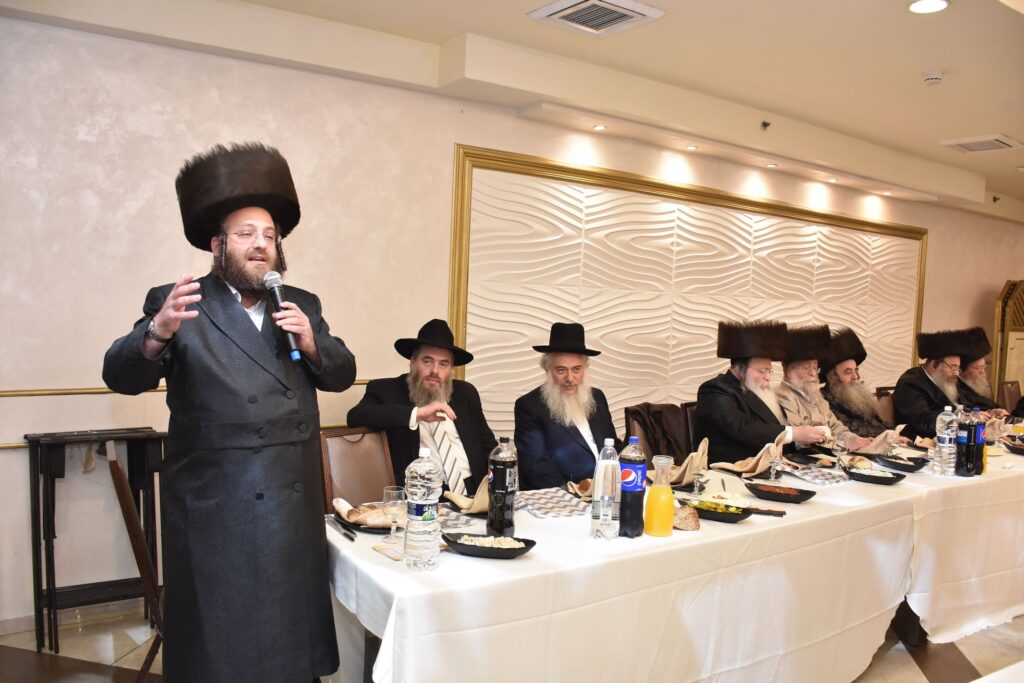 סעודת ההילולא ומעמד הדינר בכולל "פנים מאירות"