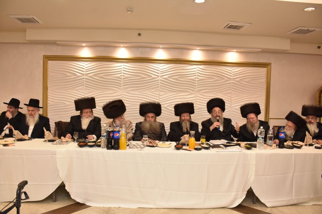 סעודת ההילולא ומעמד הדינר בכולל "פנים מאירות"