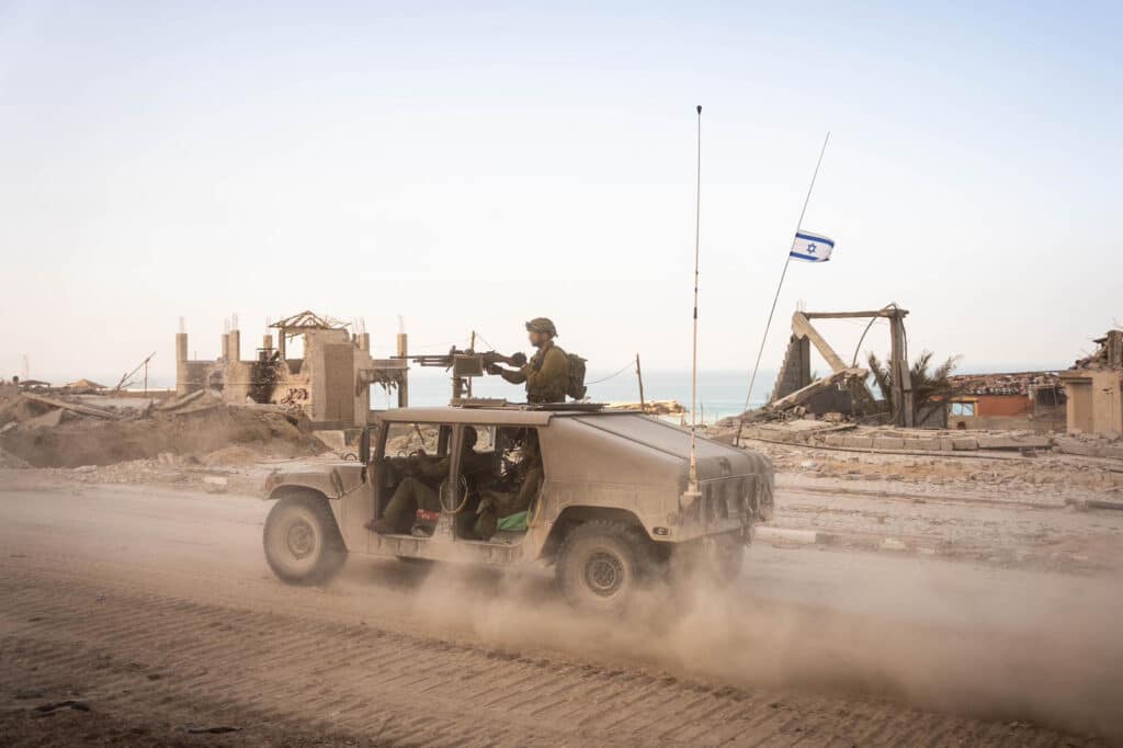 עם נשקים שלופים, טנקים ואש: כך פועלים הלוחמים בצפון הרצועה