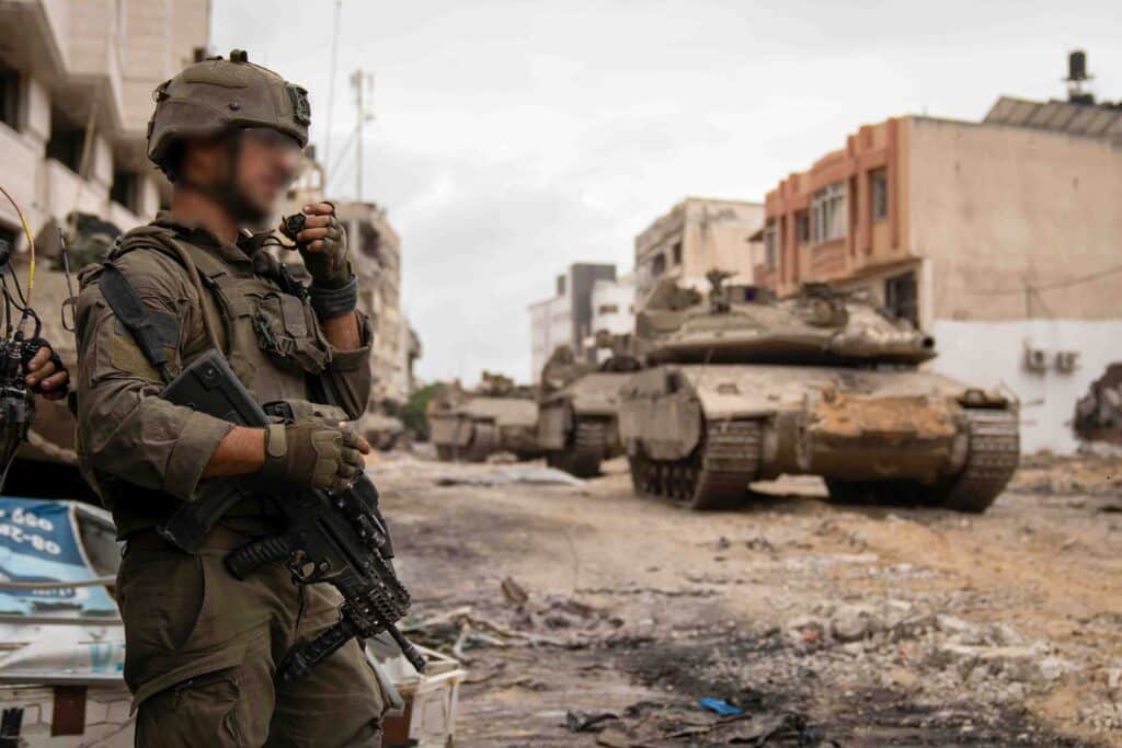עם נשקים שלופים, טנקים ואש: כך פועלים הלוחמים בצפון הרצועה