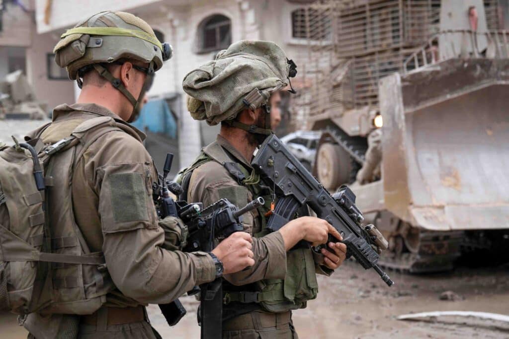 עם נשקים שלופים, טנקים ואש: כך פועלים הלוחמים בצפון הרצועה