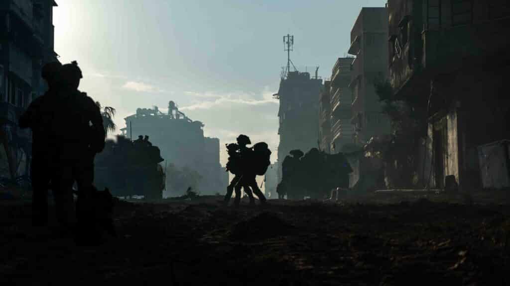 צפו: הלוחמים חיסלו מחבלים - השייטת תקפה באלפי חימושים