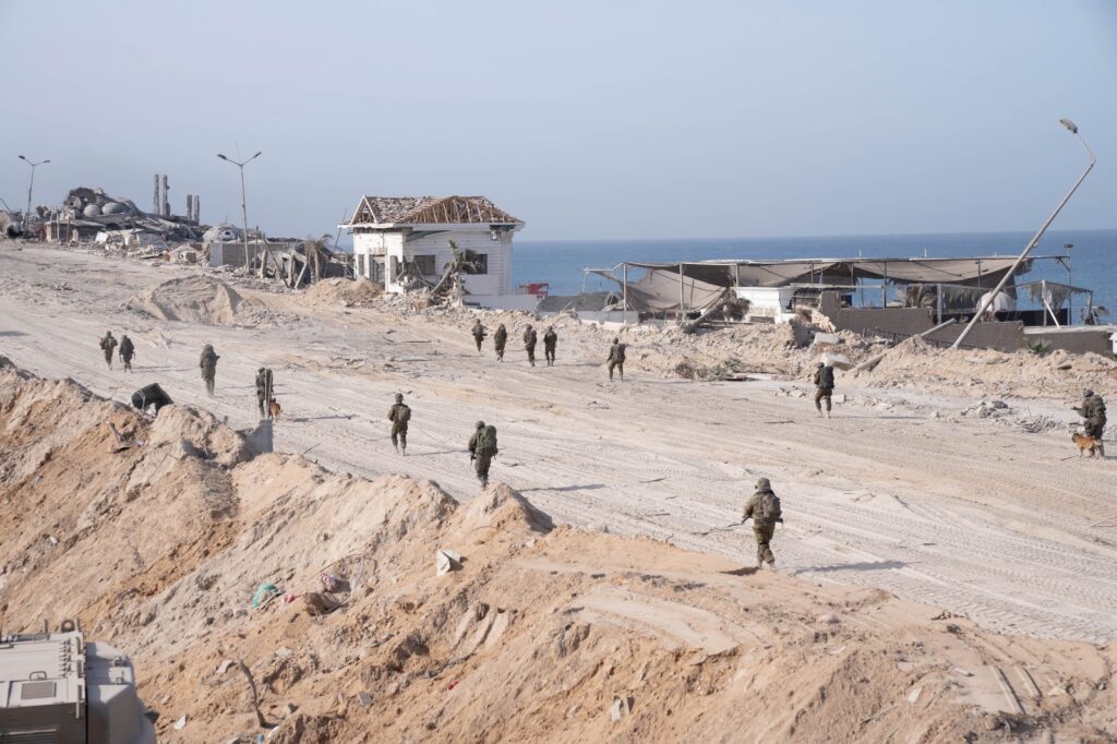 הממשלה דנה כעת בעסקת החטופים. השרים עודכנו: השחרור הראשון יתבצע ביום חמישי