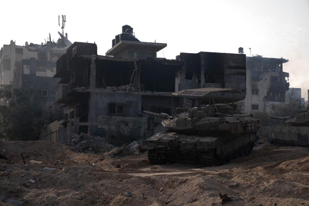 עם אלוף הפיקוד: לוחמי צה"ל ממשיכים להסתער על המטרות