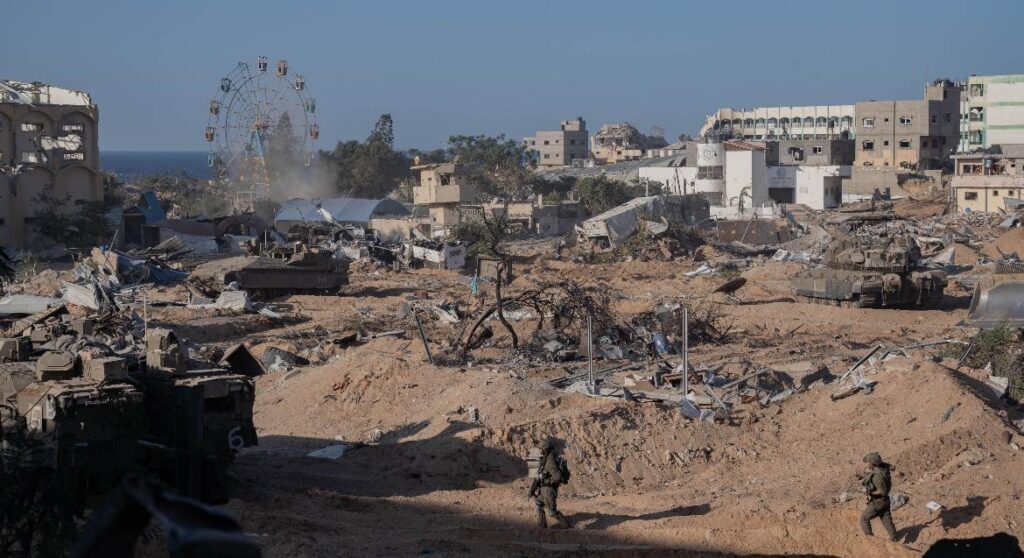 עם אלוף הפיקוד: לוחמי צה"ל ממשיכים להסתער על המטרות