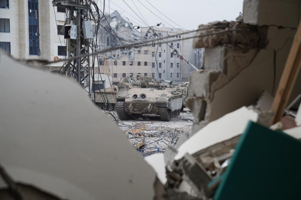 200 מטרות הותקפו: לוחמי צה"ל חשפו פיר מנהרה במסגד