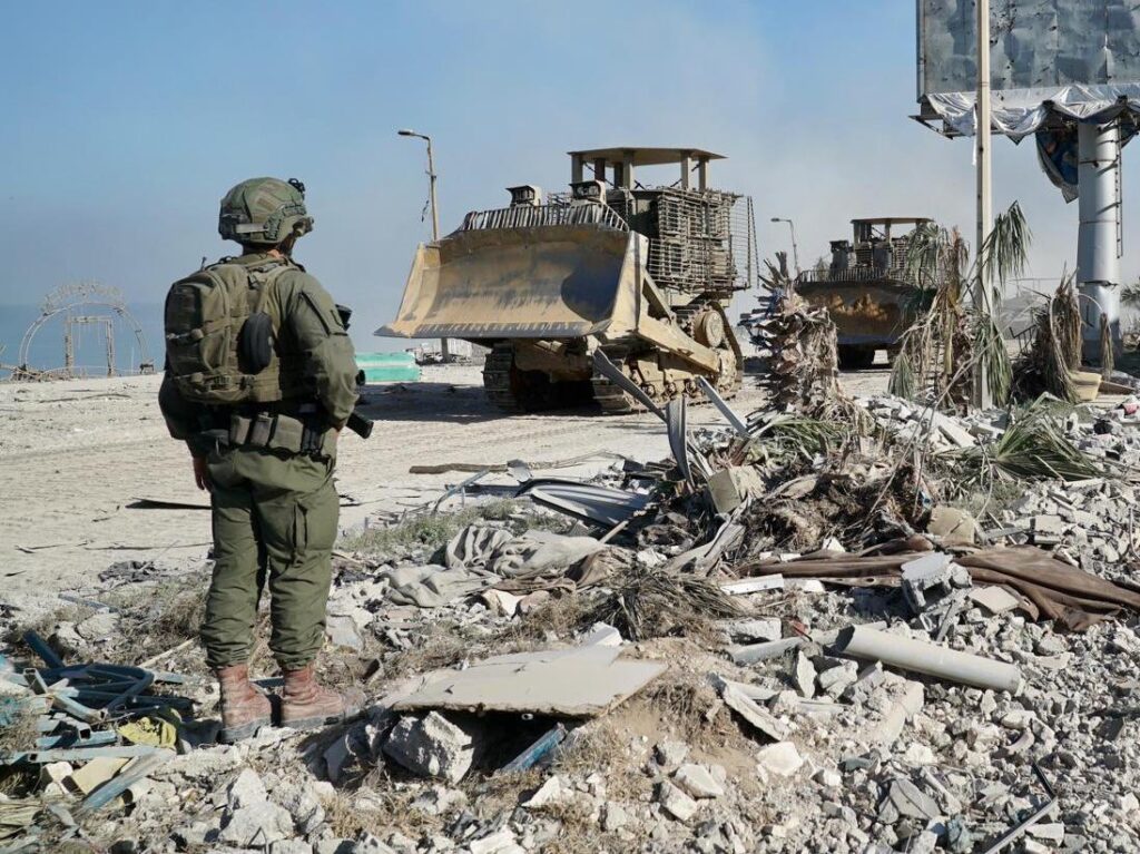 הלחימה נמשכת: עמדות שיגור, מבנים ממולכדים ומאות חמ"לים הותקפו