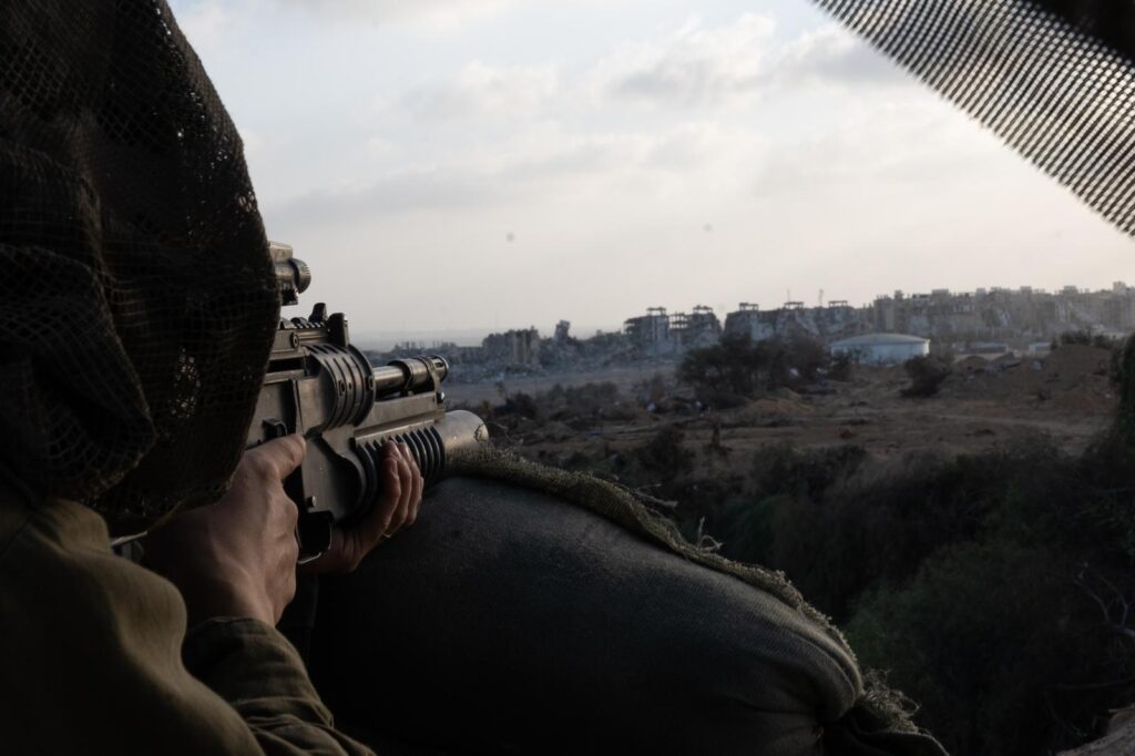 הלחימה נמשכת: עמדות שיגור, מבנים ממולכדים ומאות חמ"לים הותקפו