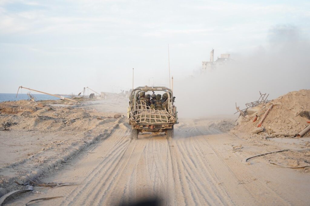 דובר צה"ל חשף: חטופים הוחזקו בבית החולים רנתיסי ברצועה; 5 יירוטים מוצלחים בגוש דן