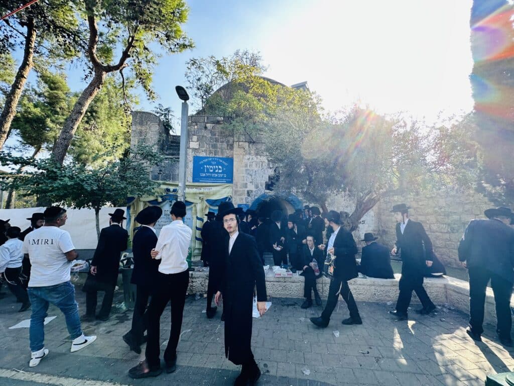 אלפים עלו לקברו של בנימין בן יעקב בירושלים