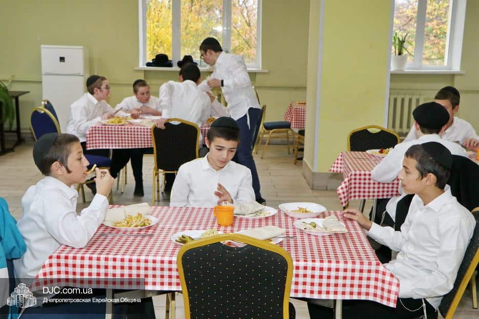 הישיבה שתלמידיה חולצו באישון לילה - שבה לאוקראינה