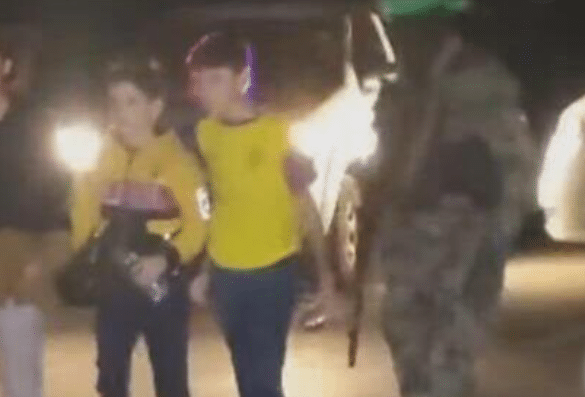 "המחבלים איימו באקדח בכל פעם שהילדים התחילו לבכות"