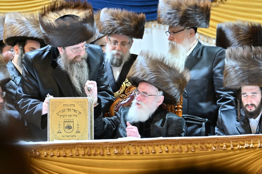 גלריה: שמחת בית ויז'ניץ -וויען-זלאטשוב