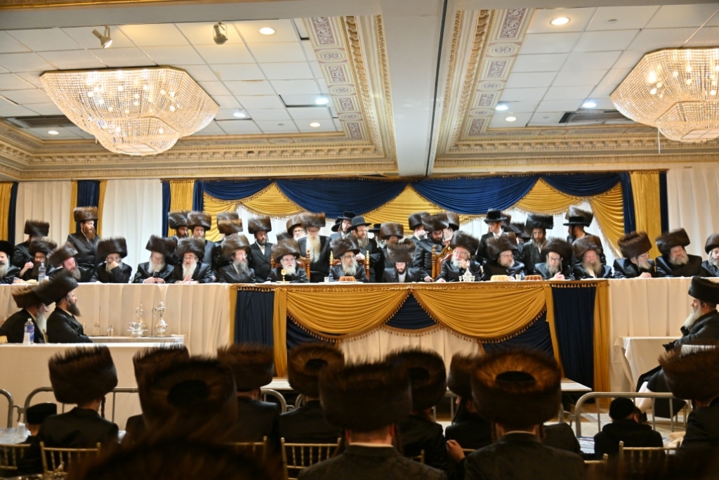 גלריה: שמחת בית ויז'ניץ -וויען-זלאטשוב