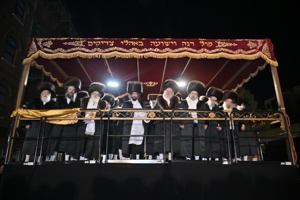 גלריה: שמחת בית ויז'ניץ -וויען-זלאטשוב