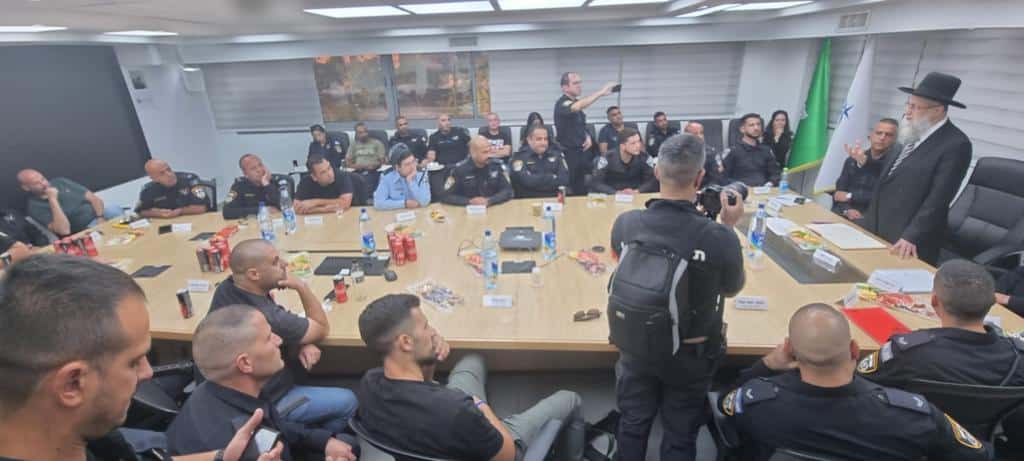 תחת אש: הגאון רבי דוד יוסף חיזק את הלוחמים, המתנדבים והמפונים