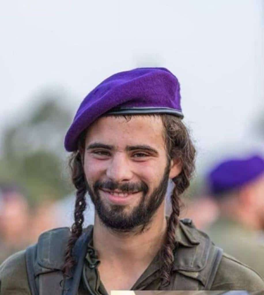 מצמרר: החייל שנהרג בעזה יושב שבעה על אביו - שנרצח בפיגוע