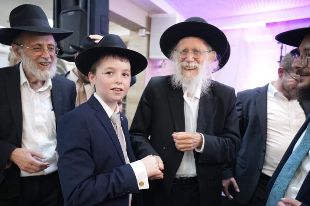 בהשתתפות רבנים ואישי ציבור: בעל מלון "שרדונה" ערך בר מצווה לבנו • גלריה