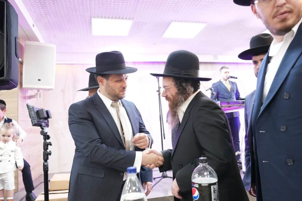 בהשתתפות רבנים ואישי ציבור: בעל מלון "שרדונה" ערך בר מצווה לבנו • גלריה