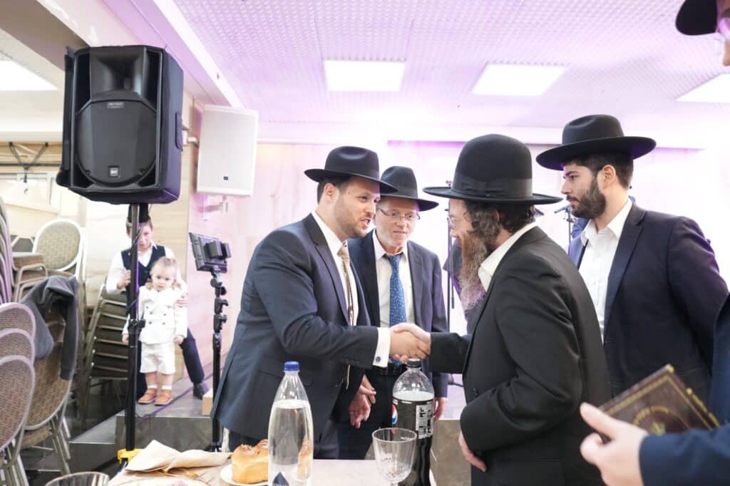 בהשתתפות רבנים ואישי ציבור: בעל מלון "שרדונה" ערך בר מצווה לבנו • גלריה