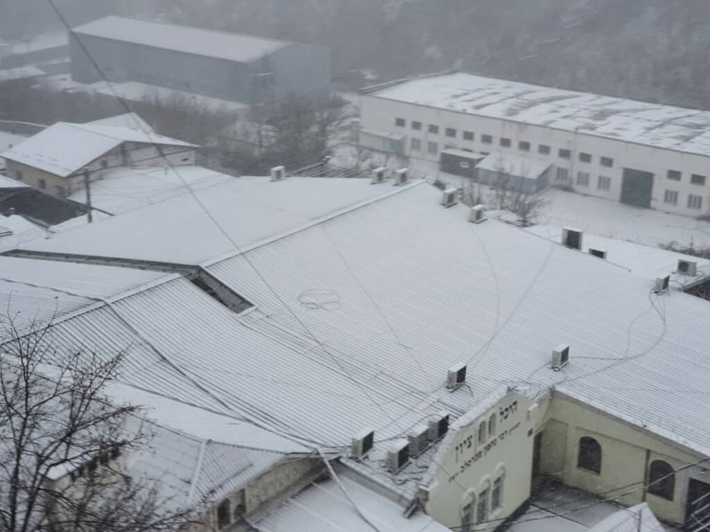 צפו בגלריה: שלג ראשון ירד היום באומן