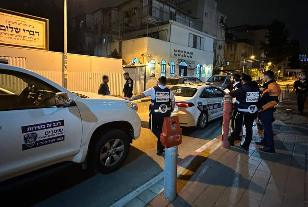 בני ברק: שרף ספרי קודש, חילל את תשמישי הקדושה וזרע הרס רב