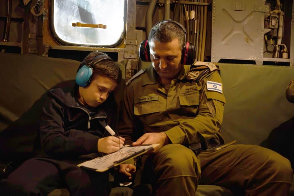 הביתה לחזור: תיעוד מרגש מחזרתם של הילדים החטופים