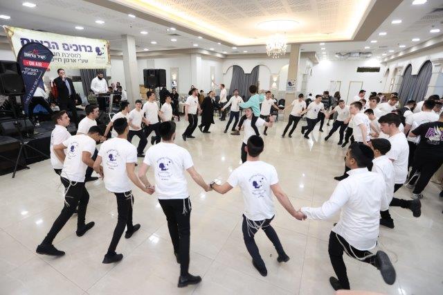 עשרות ילדים ובני משפחותיהם במסיבת חנוכה של 'חיים לילד'