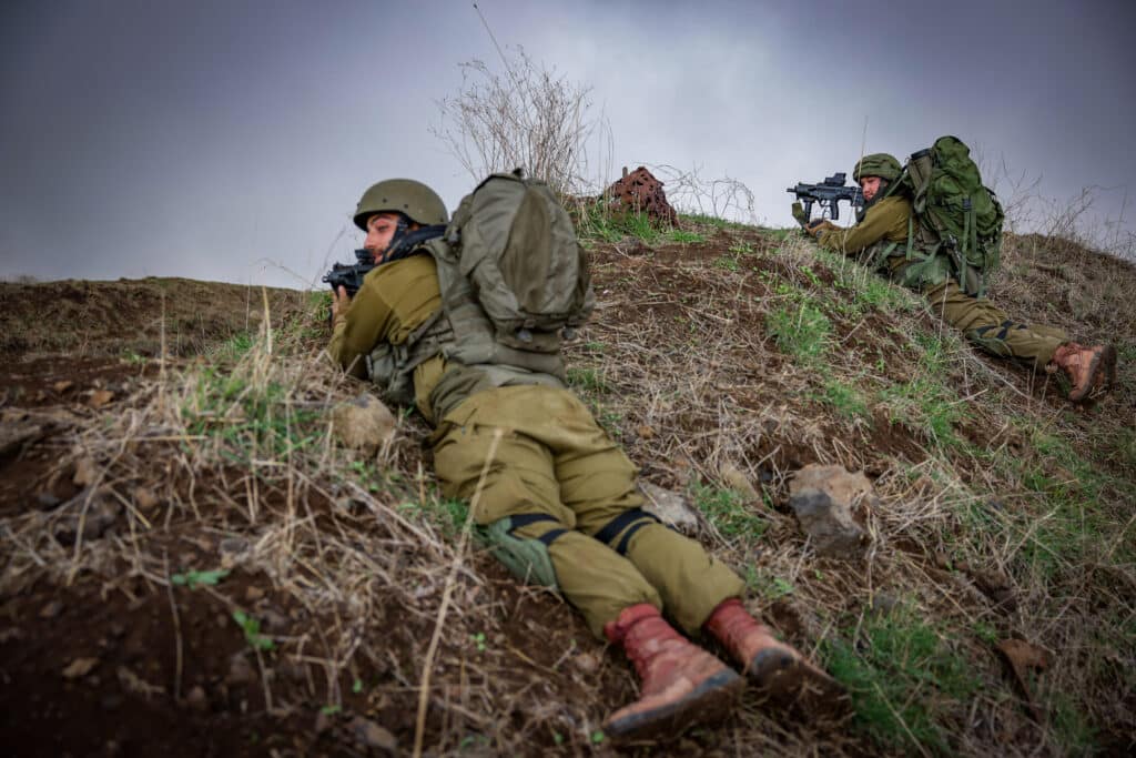 במזג האוויר הסוער: לוחמי חי"ר ושריון בתרגיל בגבול הצפון