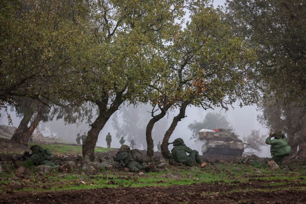 במזג האוויר הסוער: לוחמי חי"ר ושריון בתרגיל בגבול הצפון