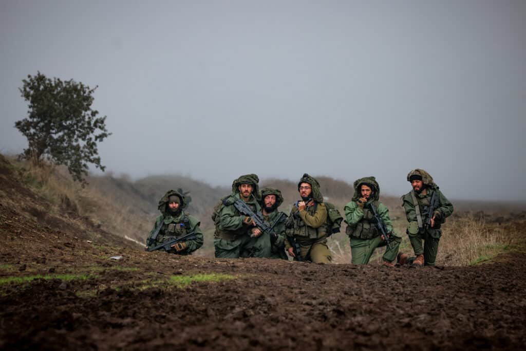 במזג האוויר הסוער: לוחמי חי"ר ושריון בתרגיל בגבול הצפון