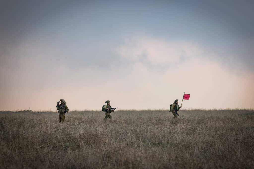 במזג האוויר הסוער: לוחמי חי"ר ושריון בתרגיל בגבול הצפון