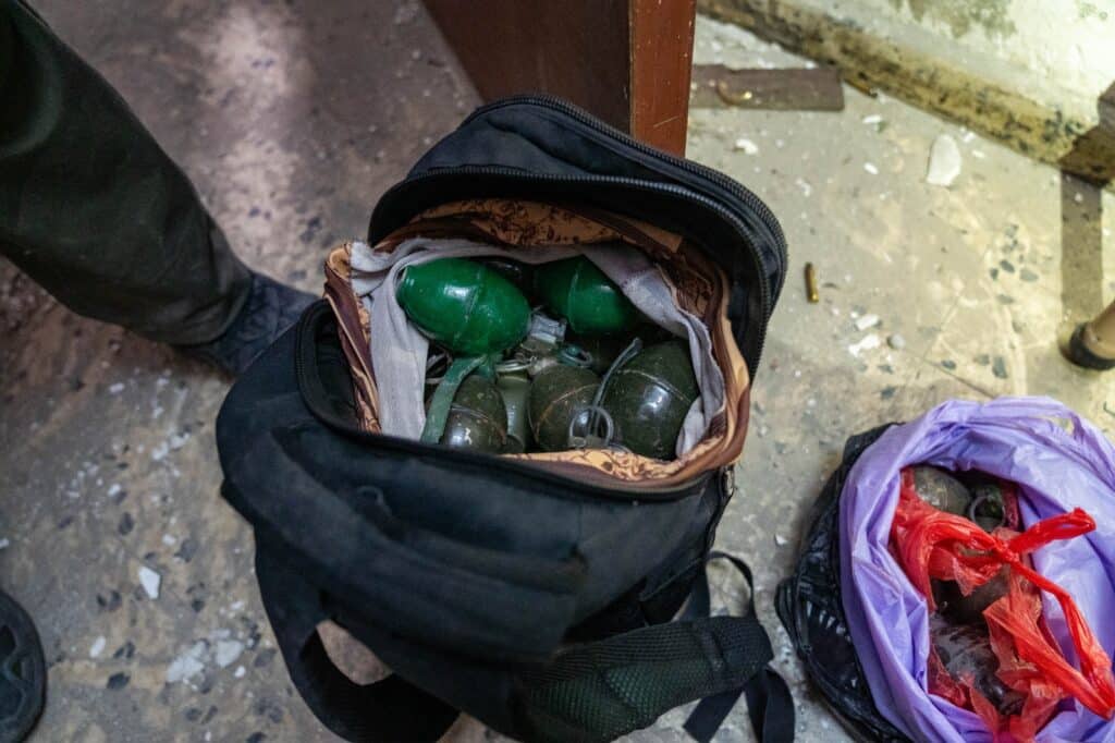 אמל"ח מתחת לשמיכות ולוחית רישוי צהובה: זה מה שמצאו הלוחמים