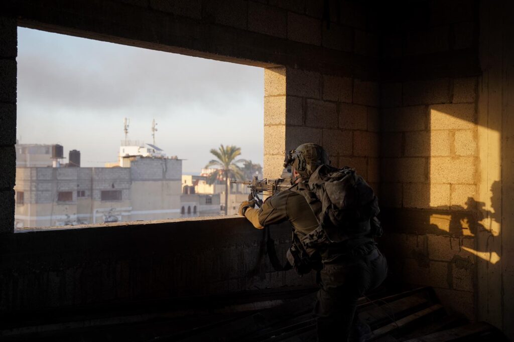 צה"ל תקף מעל 150 מטרות טרור מהאוויר, מהים ומהיבשה