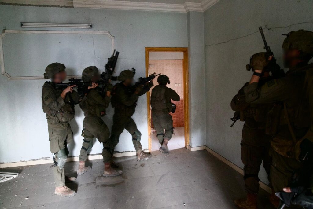 צה"ל תקף מעל 150 מטרות טרור מהאוויר, מהים ומהיבשה