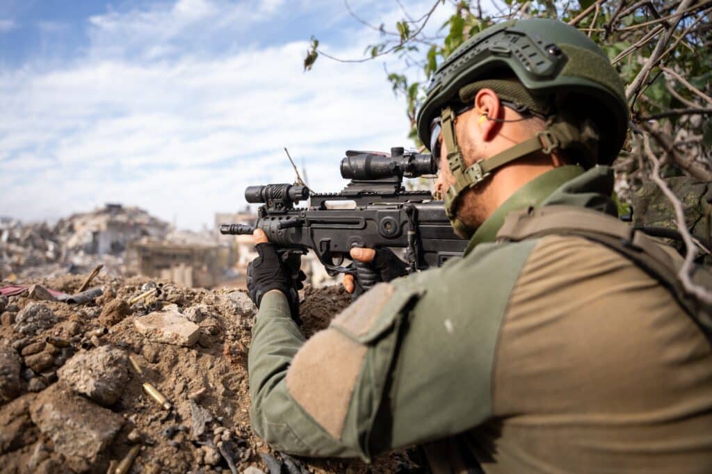 עם כלבים וטנקים: כך פועלים לוחמי צה"ל בתוך הרצועה