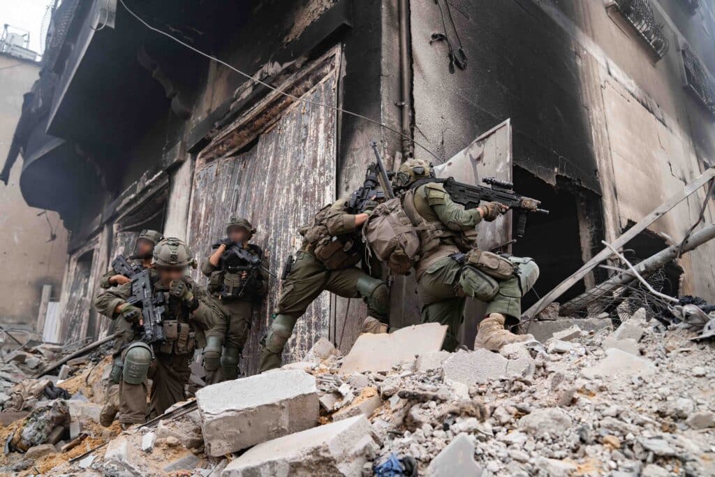 ירי בלי הפסקה: כך נראית פעילות הלוחמים בשדה הקרב