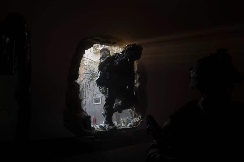 מלחמה ללא הפסקה: כך נראית הלחימה בעזה ומהים