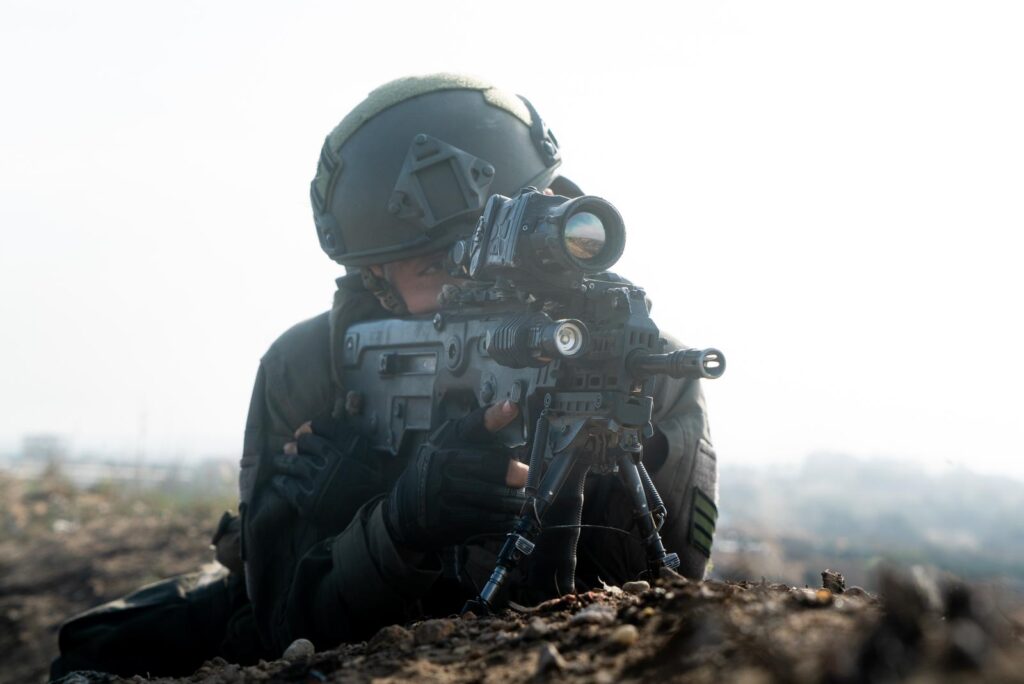 אמל"ח, פירים ומטענים: קרבות עזים עם חוליות מחבלים חמושים