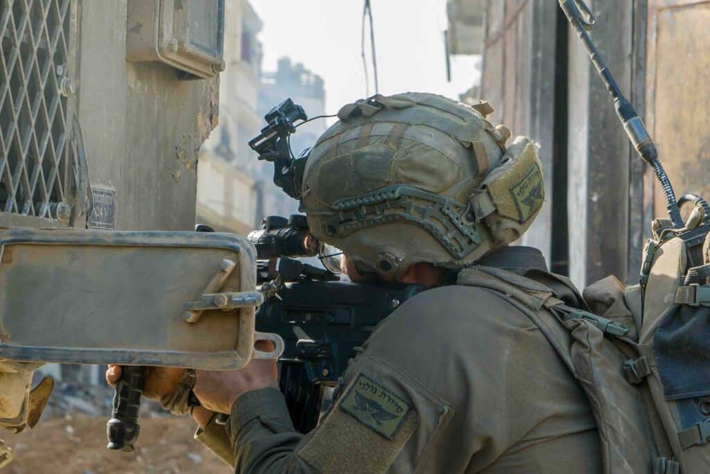 פירים, מנהרות, אמל"ח ומשגרים: גלריה מהקרבות בעזה