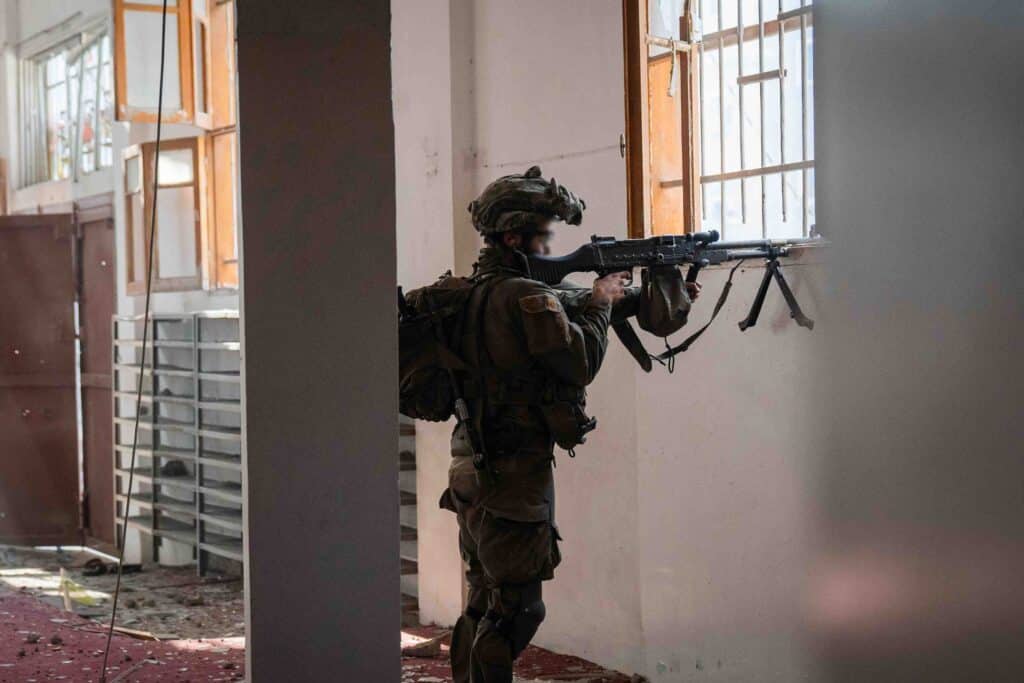 פירים, מנהרות, אמל"ח ומשגרים: גלריה מהקרבות בעזה